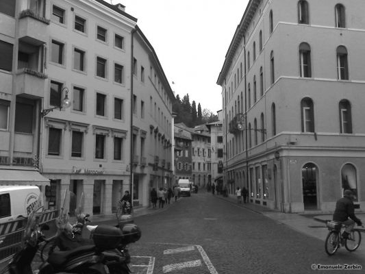 Clicca per immagine full size
 ============== 
Udine cent(r)o
07/12/2007: il centro storico di Udine.
