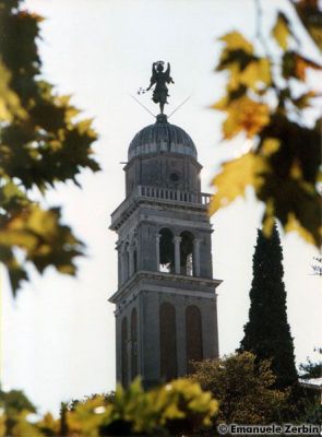 Clicca per immagine full size
 ============== 
Castello di Udine
Uno scorcio della torre del castello di Udine (16 maggio 1997).
Keywords: castello udine